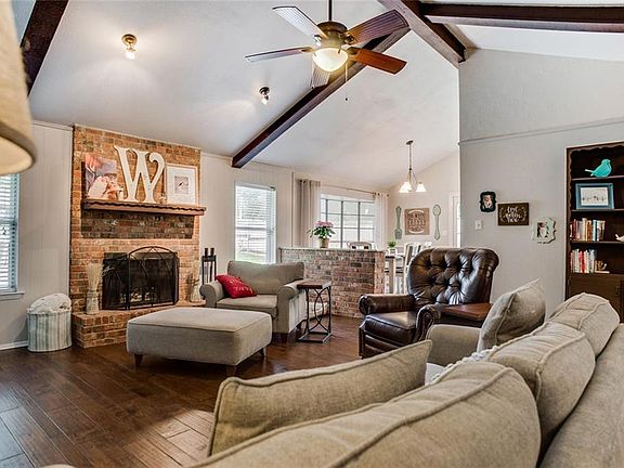 5th image of 7621 Mapleleaf Dr