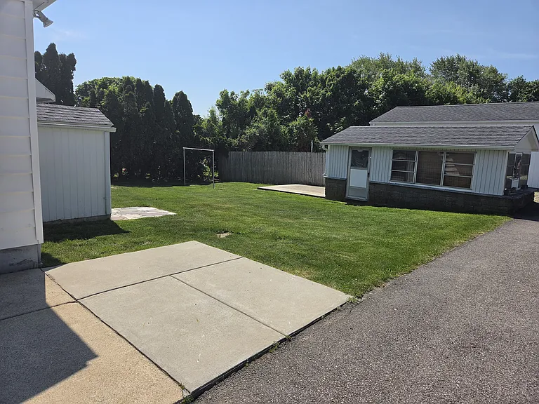 Thelma Ave — Photo 8