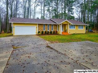 1095 Capshaw Rd, Harvest, AL 35749