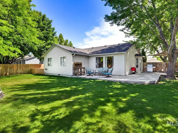 1050 W Verbena Dr, Meridian, ID 83642