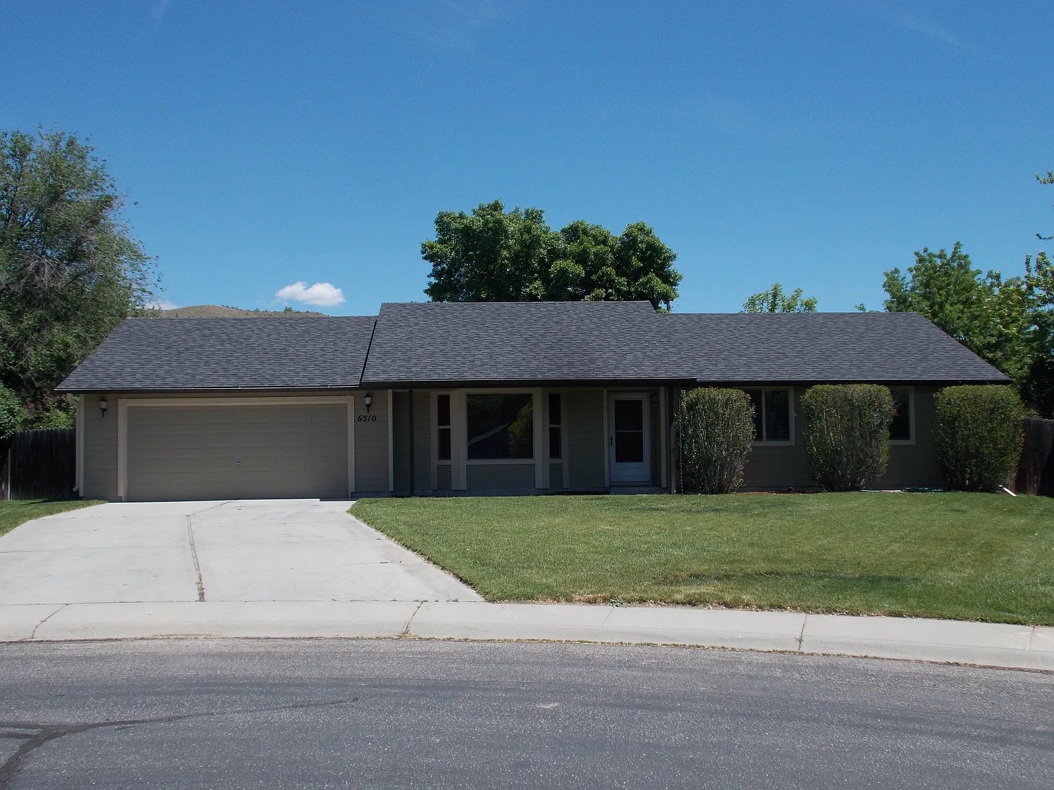 447 N Bosart Ave photo 1