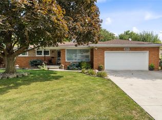 1670 Campbell Ave, Windsor, ON N9B2K6