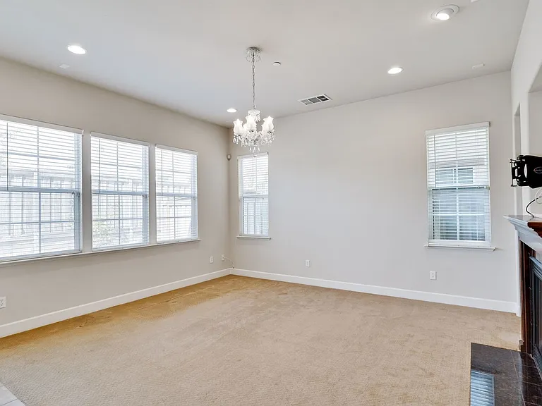 104 Alden Ct — Photo 13