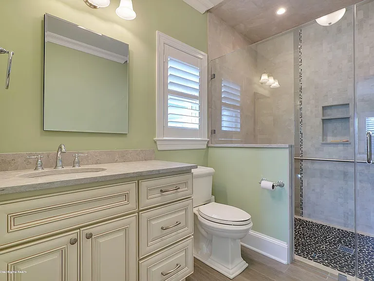 330 Villa Park Way — Photo 21