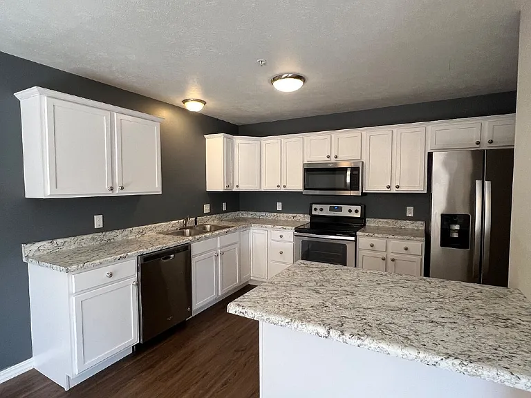 120 Sunrise Cv — Photo 6