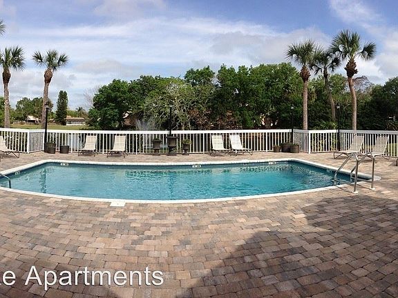 4th image of 8114 45th Ct E APT 2
