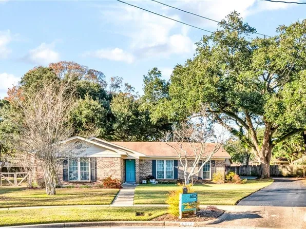 6012 Maplecrest Ct, Mobile, AL 36609