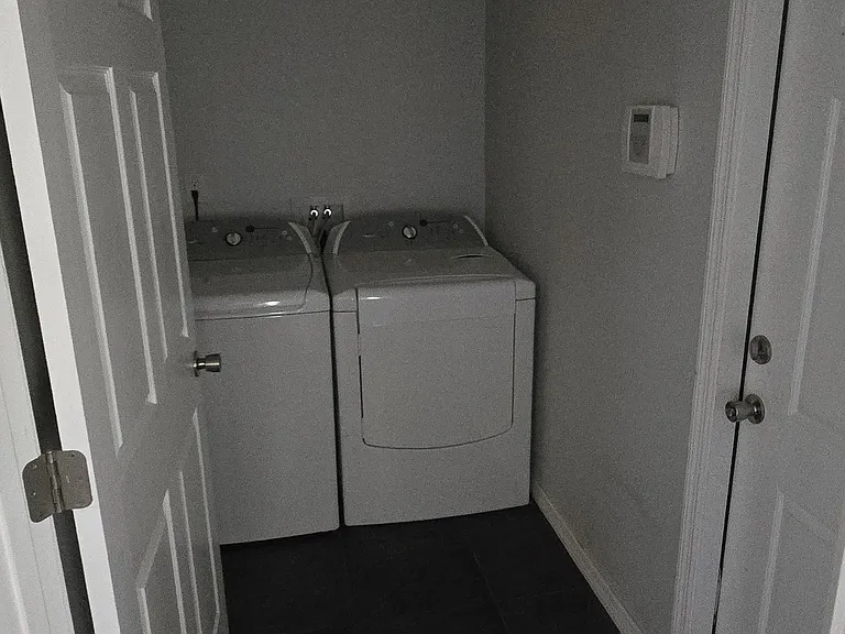 6400 Shane Ln — Photo 9
