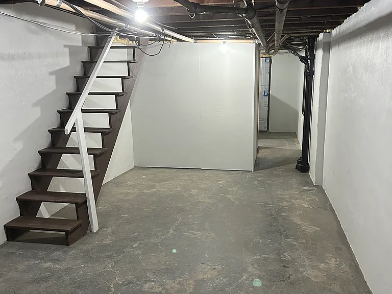 630 N Centre St — Photo 19