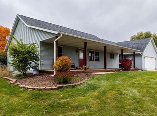 W5901 Hedrick Dr, Fort Atkinson, WI 53538