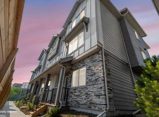 2231 S 81st St SW #140, Calgary, AB T3H 3V8