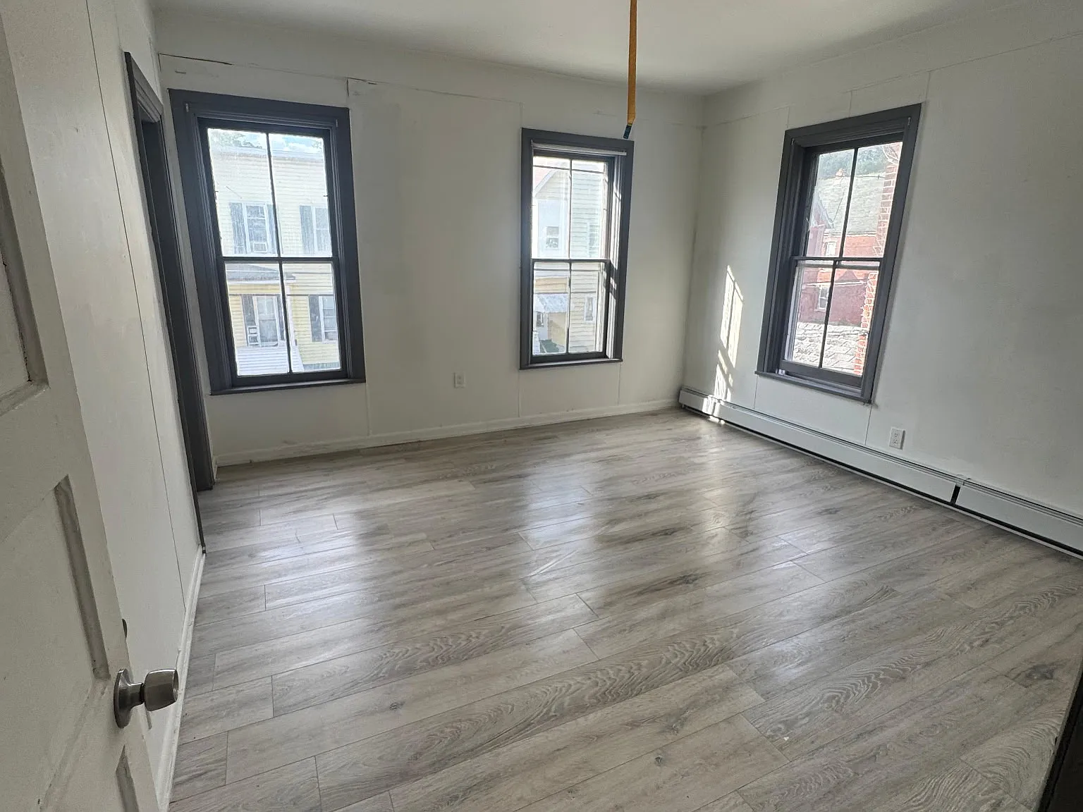 4 bed, $1,850 — Photo 3