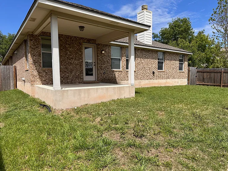 15008 Fernhill Dr — Photo 24