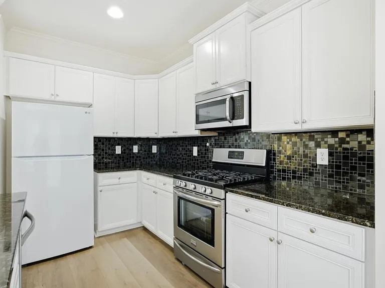 10851 Alderwood Cv — Photo 10