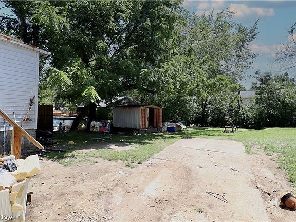 4th image of 48 E Brookside Ave