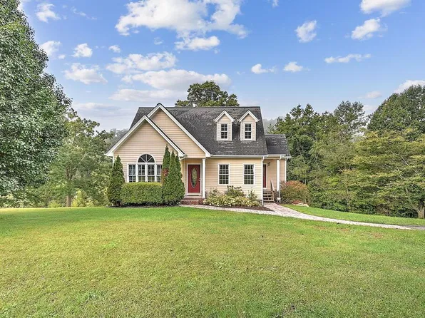 397 Crossroads Pl, Lebanon, VA 24266