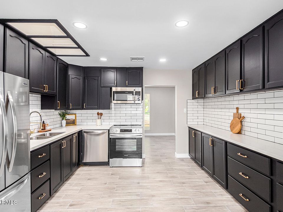1st image of 8121 N 31ST Avenue