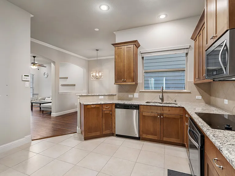 857 Dartford Dr — Photo 9