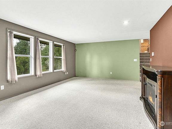 3rd image of 5327 93rd Drive SE