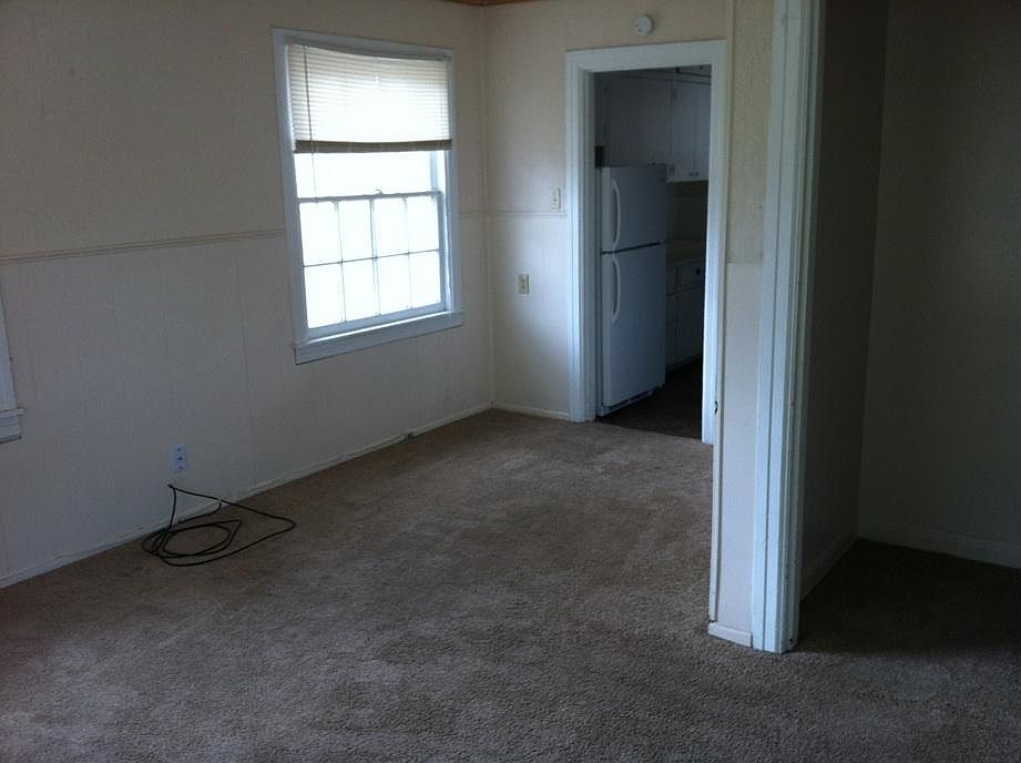 2nd image of 2428 23rd St