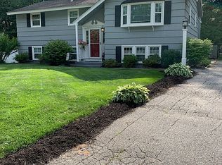 18 Stonehaven Rd, Nashua, NH 03062