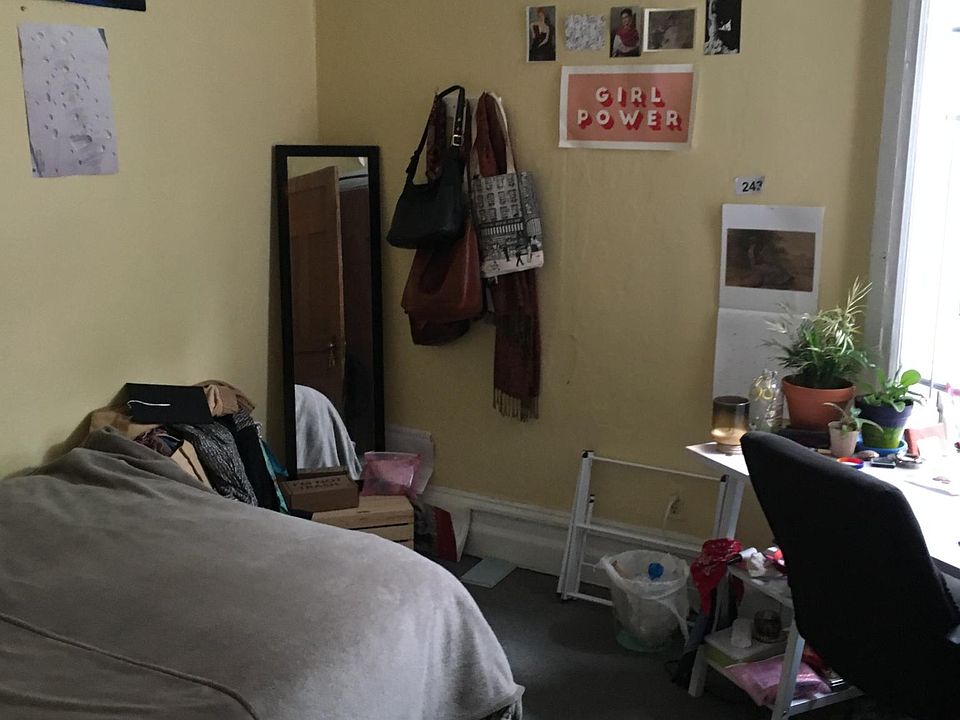 1st image of 3240 N Kenmore Ave #2