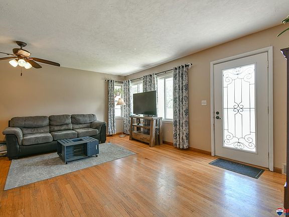 5th image of 2725 S 38th St