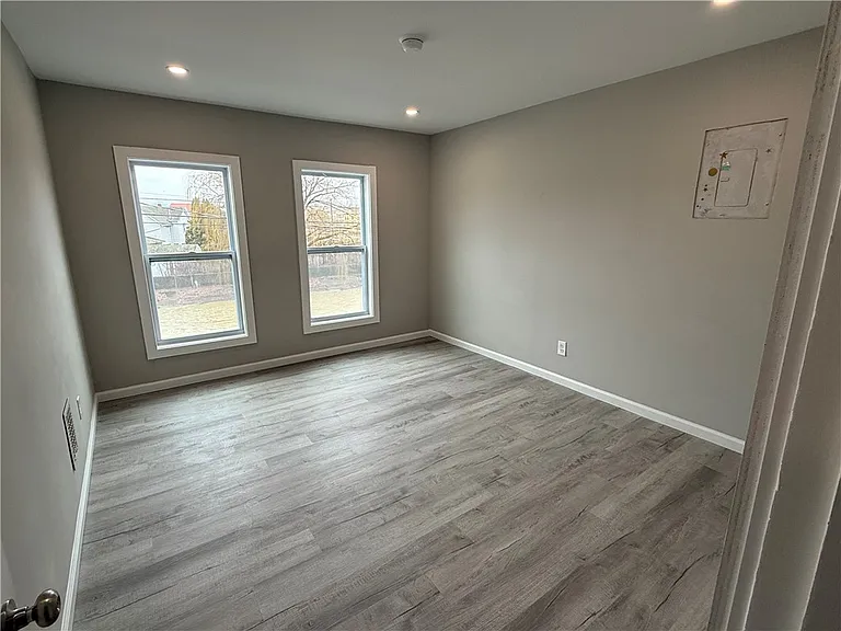 14 Willow Pl — Photo 5