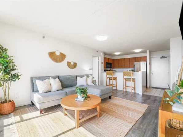 98-402 Koauka Loop APT 606, Aiea, HI 96701