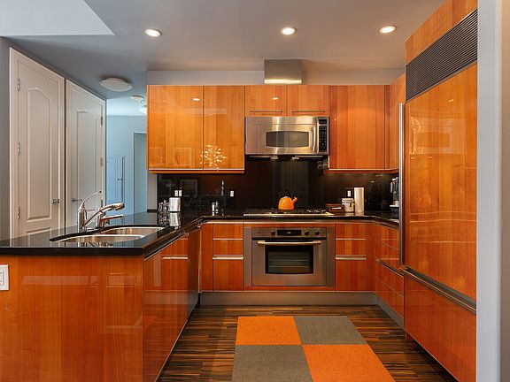 5th image of 550 Front St Unit 606