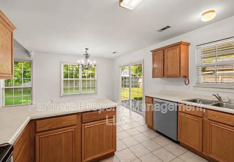 1257 Fox Run Ln — Photo 8