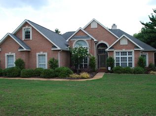 208 Twelve Oaks Dr, Warner Robins, GA 31088