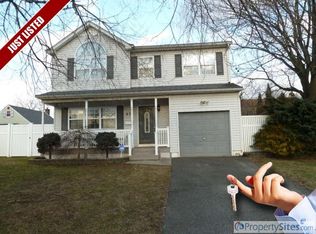 270 4th Ave, West Babylon, NY 11704