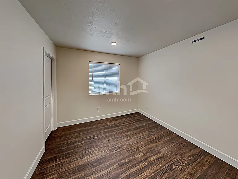4404 N Poplar St — Photo 23