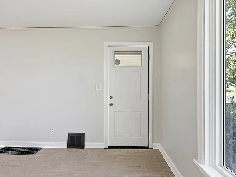 145 Demorest Ave — Photo 7