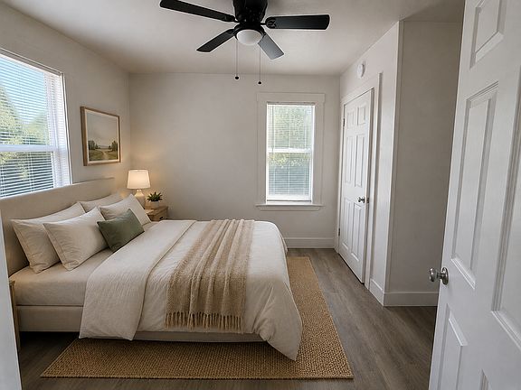 3rd image of 1126 Oakdale St APT 2