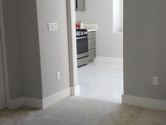 5th image of 631 W Hearst Ln