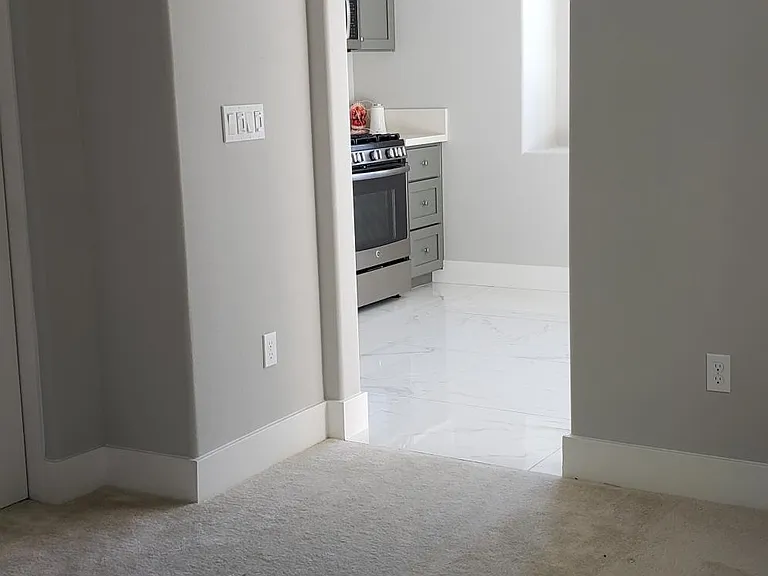 631 W Hearst Ln — Photo 5