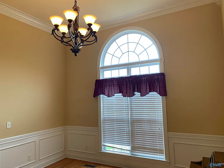 100 Mayfair Ct — Photo 6