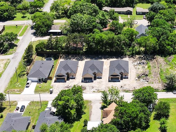 203 W Elm St, Whitewright, TX 75491