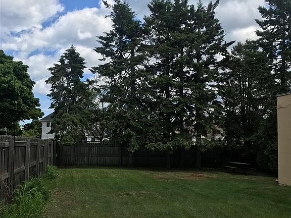 3rd image of 1114 Presque Isle Ave