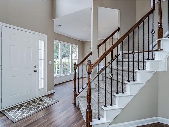 5th image of 1026 Deer Hollow Dr