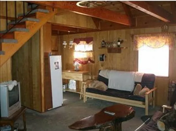 736 Meadow Ln, Big Bear City, CA 92314