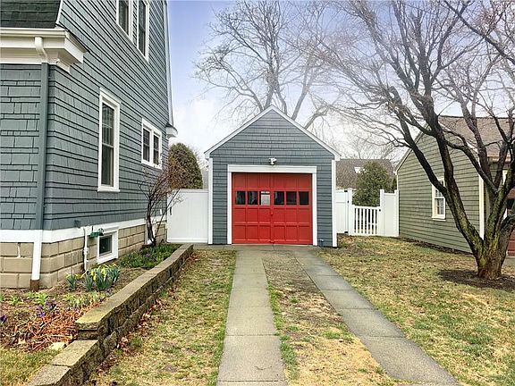 4th image of 83 Tallman Ave
