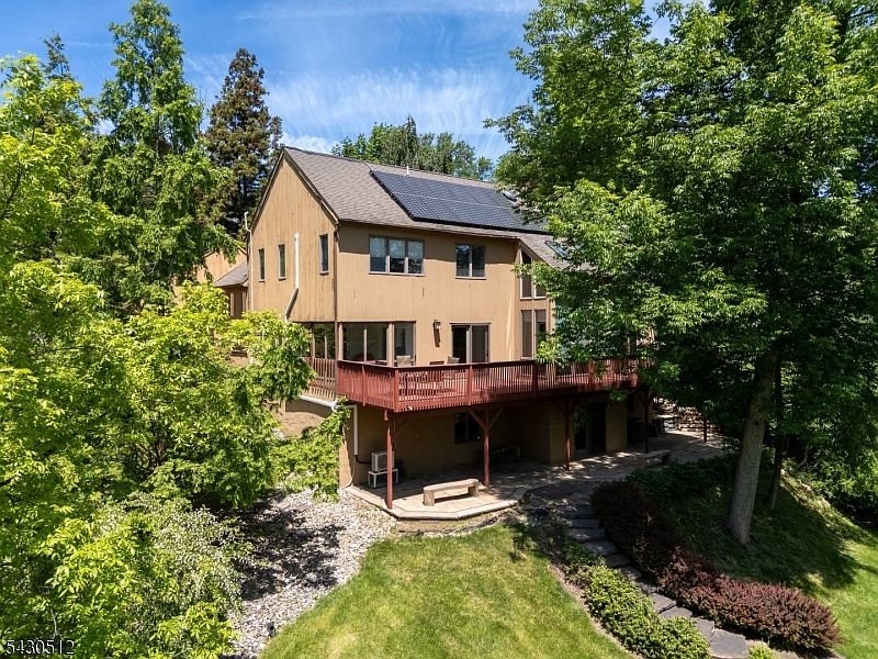 1st image of 33 Murray Dr
