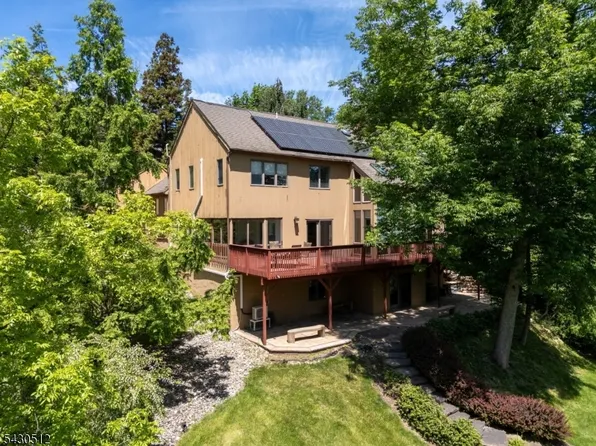 33 Murray Dr, Hillsborough Twp., NJ 08844