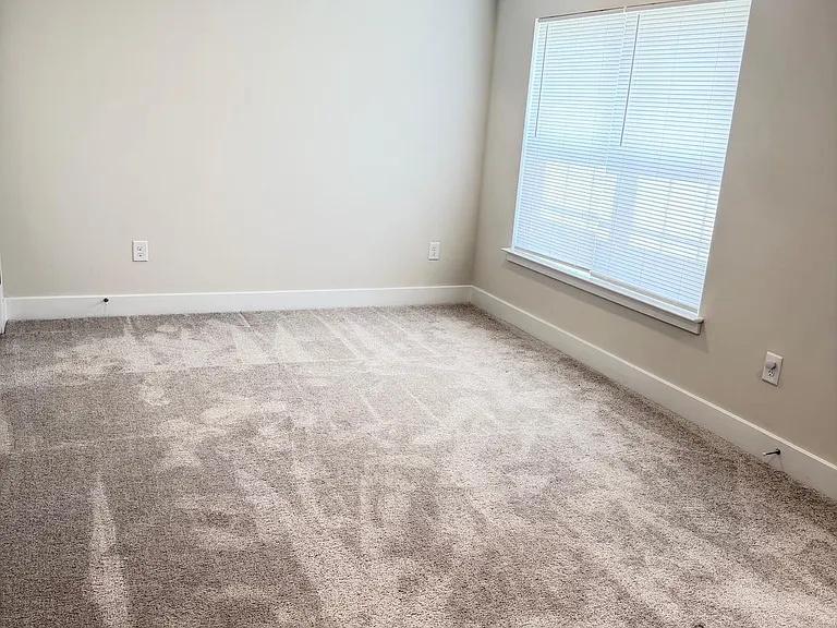 1235 Greylock Ln — Photo 4