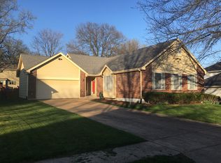 811 Stone Canyon Dr, Ballwin, MO