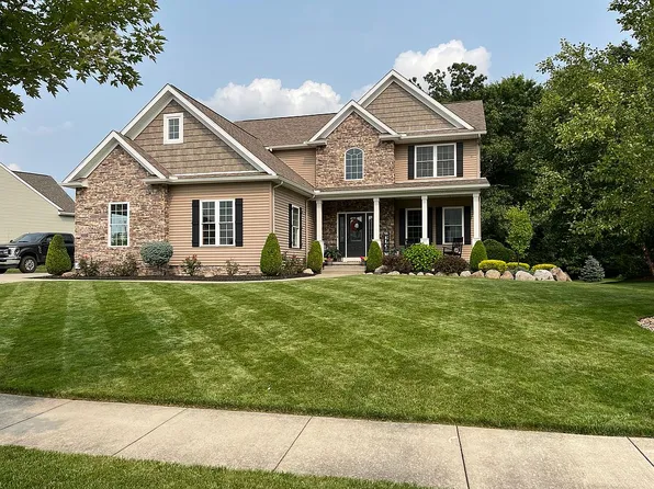 4752 Perie Wood Ln, Ravenna, OH 44266