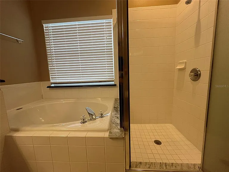 9855 Secret Cove Ln — Photo 17